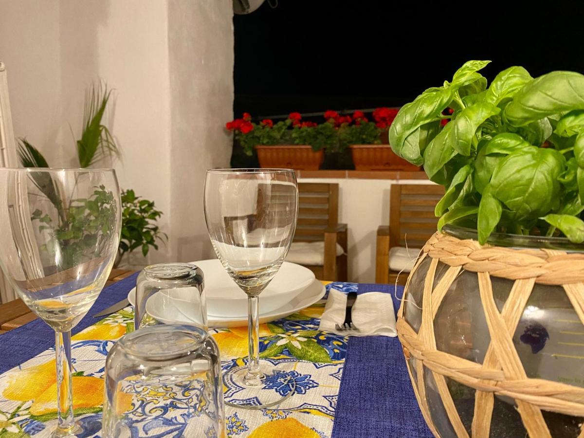 Casa Con Terrazzo In Centro Leilighet Napoli Eksteriør bilde