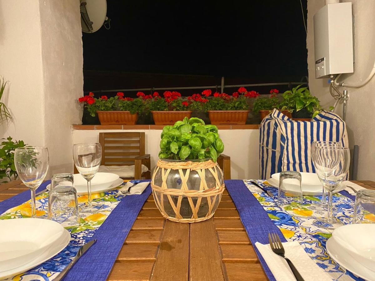 Casa Con Terrazzo In Centro Leilighet Napoli Eksteriør bilde